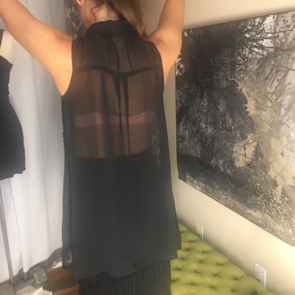 BCBG sheer collared sleeveless button down hi-lo shirt - Picture 5 of 8